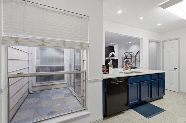 800 Country Place Drive 802, Houston, TX 77079