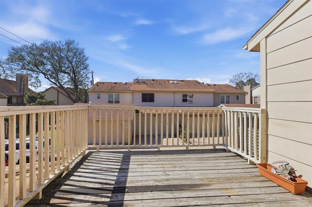 800 Country Place Drive 802, Houston, TX 77079