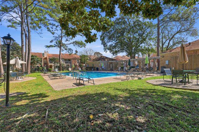 800 Country Place Drive 802, Houston, TX 77079