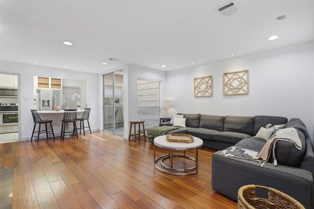 800 Country Place Drive 802, Houston, TX 77079