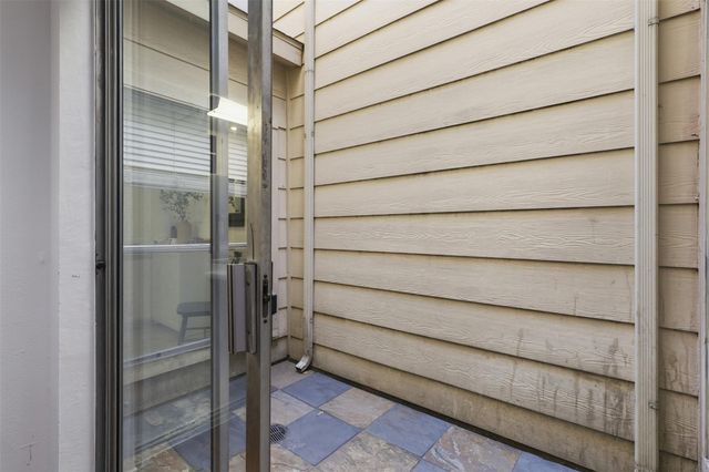 800 Country Place Drive 802, Houston, TX 77079