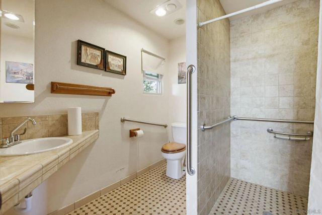 8698 Echo, La Mesa, CA 91941