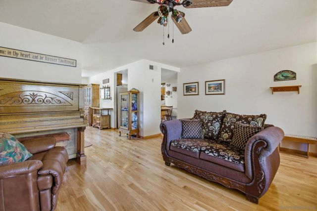 8698 Echo, La Mesa, CA 91941