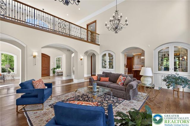 1731 Red Hawk Way, Lower Saucon Twp, PA 18015