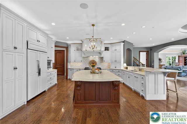 1731 Red Hawk Way, Lower Saucon Twp, PA 18015