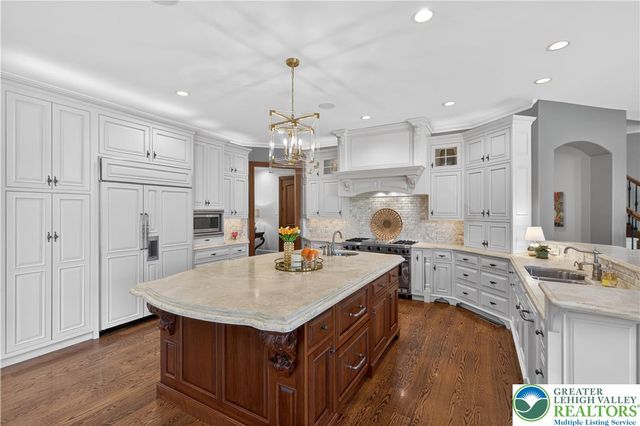 1731 Red Hawk Way, Lower Saucon Twp, PA 18015