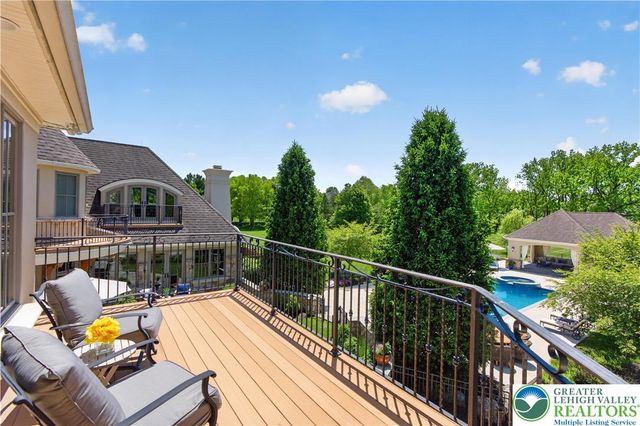 1731 Red Hawk Way, Lower Saucon Twp, PA 18015