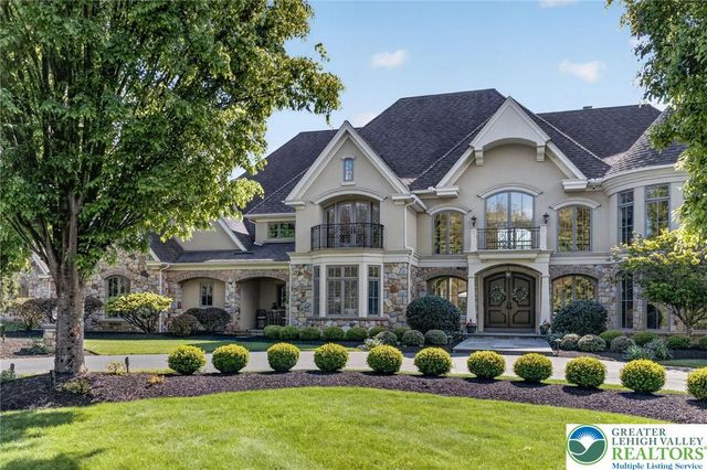 1731 Red Hawk Way, Lower Saucon Twp, PA 18015
