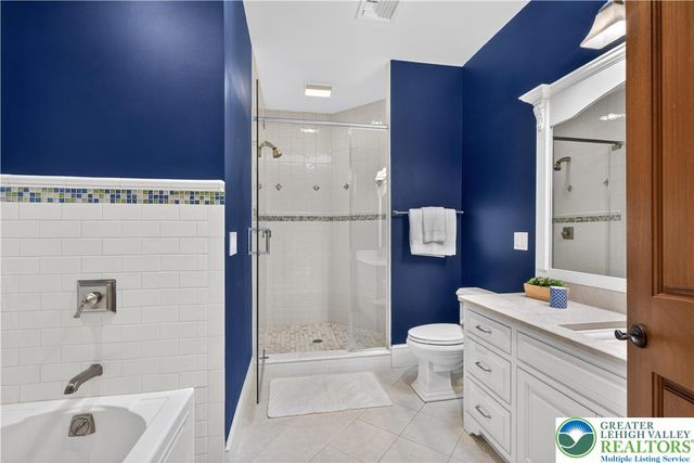 1731 Red Hawk Way, Lower Saucon Twp, PA 18015