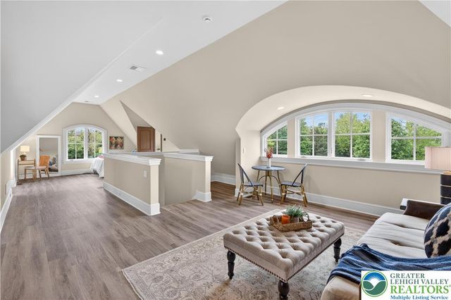 1731 Red Hawk Way, Lower Saucon Twp, PA 18015