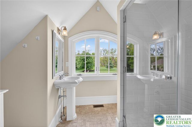 1731 Red Hawk Way, Lower Saucon Twp, PA 18015