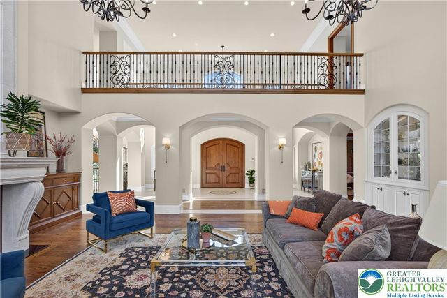 1731 Red Hawk Way, Lower Saucon Twp, PA 18015