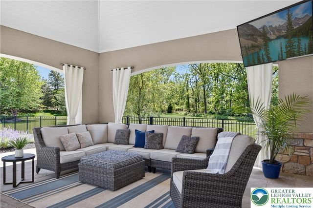 1731 Red Hawk Way, Lower Saucon Twp, PA 18015