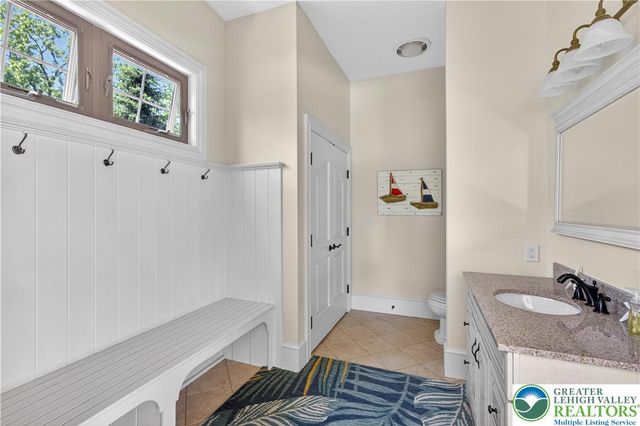 1731 Red Hawk Way, Lower Saucon Twp, PA 18015