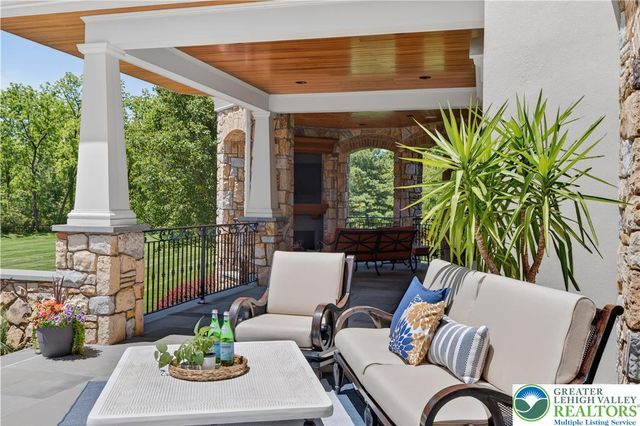 1731 Red Hawk Way, Lower Saucon Twp, PA 18015