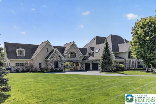 1731 Red Hawk Way, Lower Saucon Twp, PA 18015
