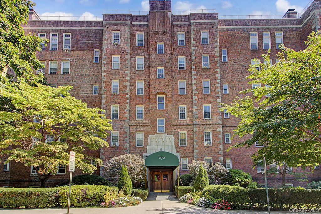 270 Bronxville Road B3, Yonkers, NY 10708 — exterior