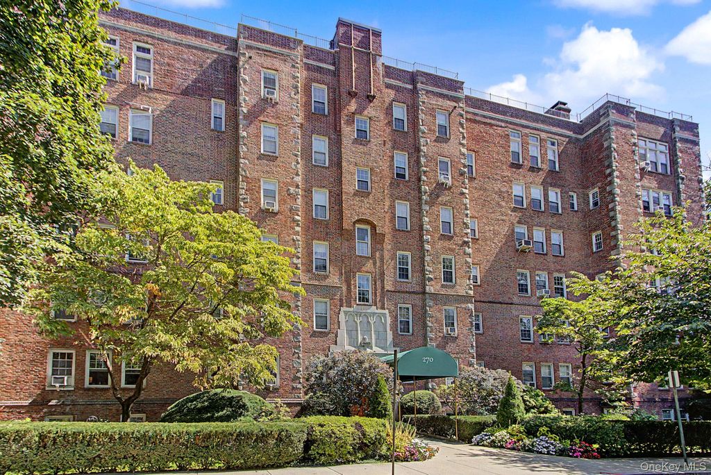 270 Bronxville Road B3, Yonkers, NY 10708 — photo 2