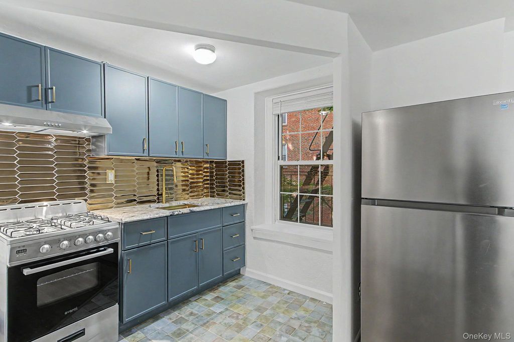 270 Bronxville Road B3, Yonkers, NY 10708 — photo 5