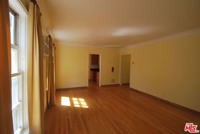 325 PALM Drive E, Beverly Hills, CA 90210