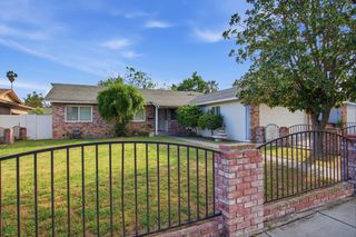 1436 Montclair Dr, Modesto, CA 95350