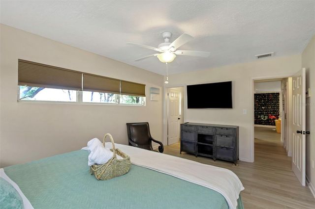 1057 CALUMET STREET, Clearwater, FL 33755