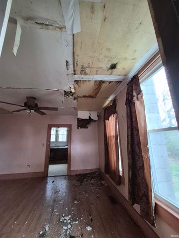 610 W State Street, Princeton, IN 47670