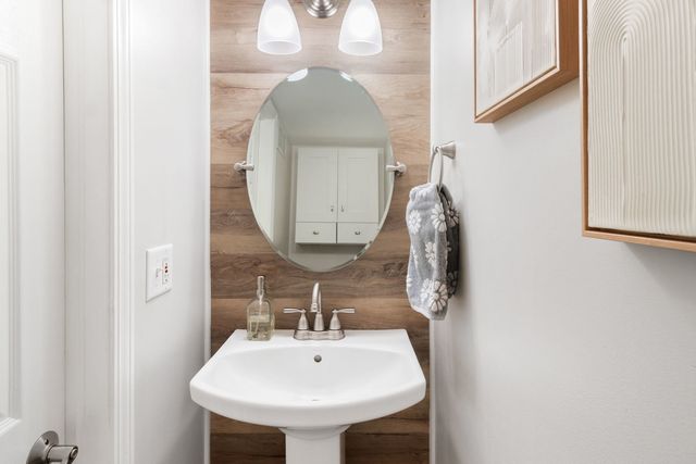 986 Four Seasons Boulevard 986, Aurora, IL 60504