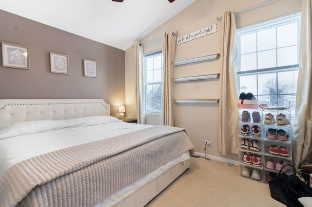 986 Four Seasons Boulevard 986, Aurora, IL 60504