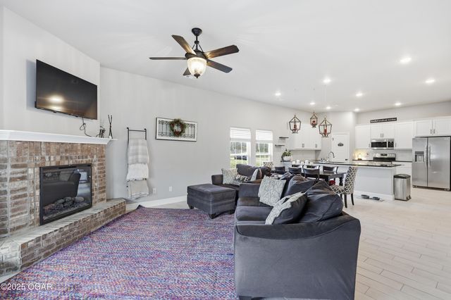 819 Delaney Drive, Carl Junction, MO 64834