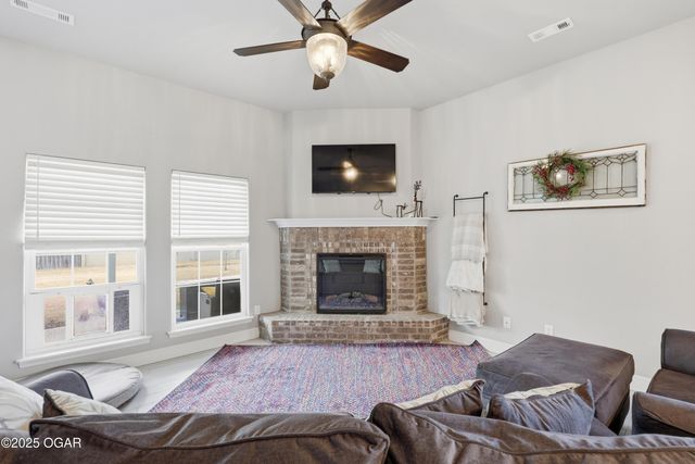 819 Delaney Drive, Carl Junction, MO 64834