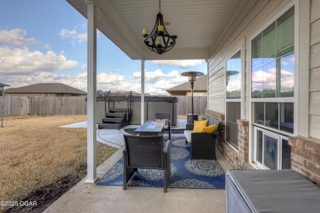 819 Delaney Drive, Carl Junction, MO 64834