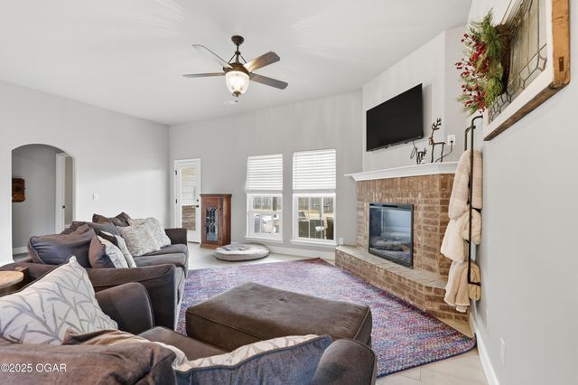 819 Delaney Drive, Carl Junction, MO 64834