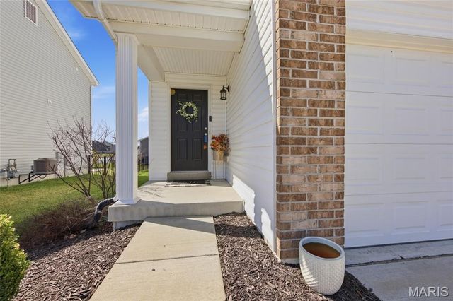 521 Palisades Drive, St Charles, MO 63301