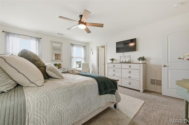 521 Palisades Drive, St Charles, MO 63301