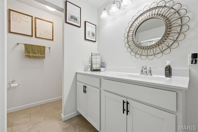 521 Palisades Drive, St Charles, MO 63301