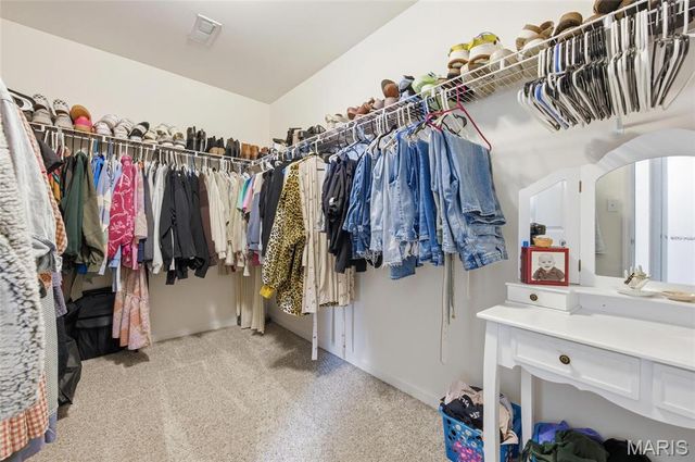 521 Palisades Drive, St Charles, MO 63301