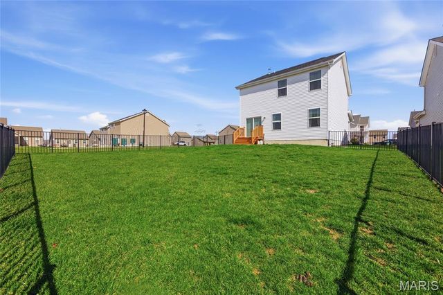 521 Palisades Drive, St Charles, MO 63301