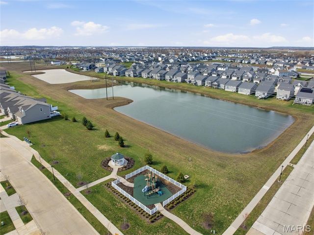 521 Palisades Drive, St Charles, MO 63301