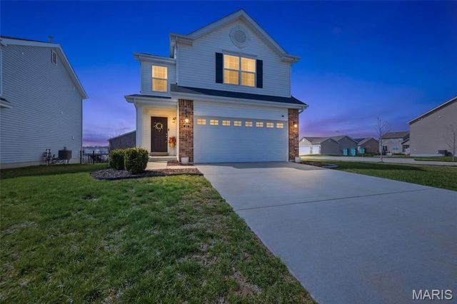 521 Palisades Drive, St Charles, MO 63301