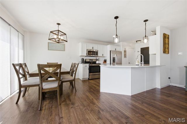 521 Palisades Drive, St Charles, MO 63301