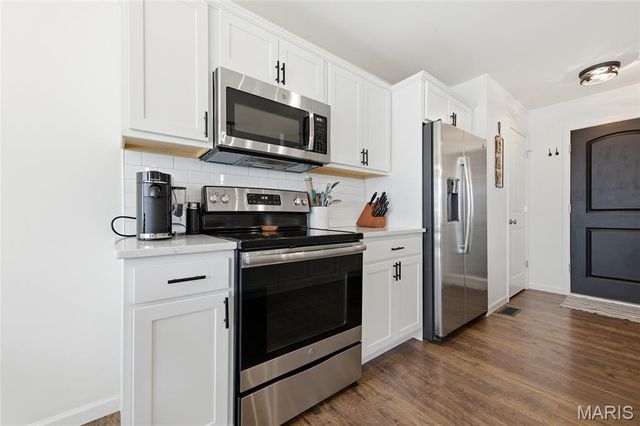 521 Palisades Drive, St Charles, MO 63301