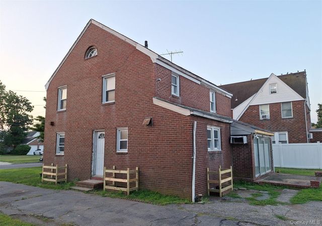 79 Elmwood Avenue, Hempstead, NY 11550