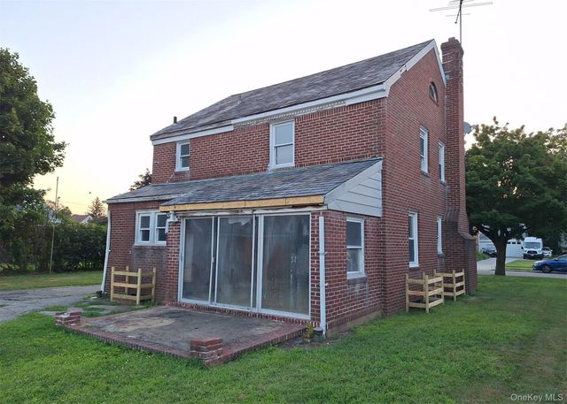 79 Elmwood Avenue, Hempstead, NY 11550