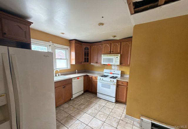 79 Elmwood Avenue, Hempstead, NY 11550