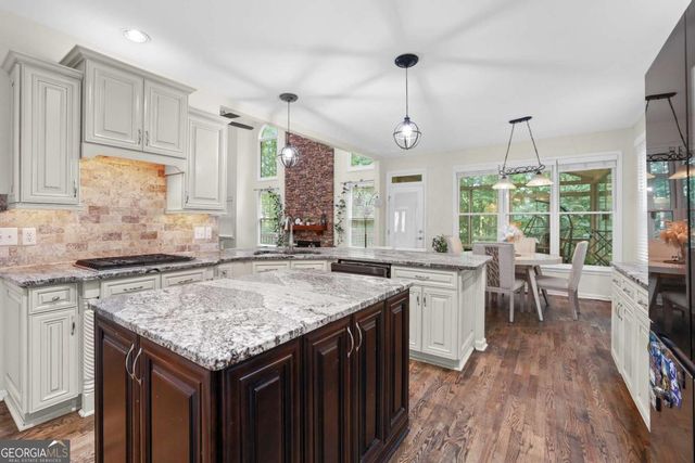 1340 Tahoe Pines Circle, Alpharetta, GA 30005