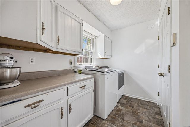 8021 BROOXIE CV, Germantown, TN 38138