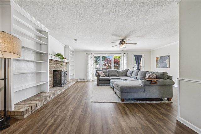 8021 BROOXIE CV, Germantown, TN 38138