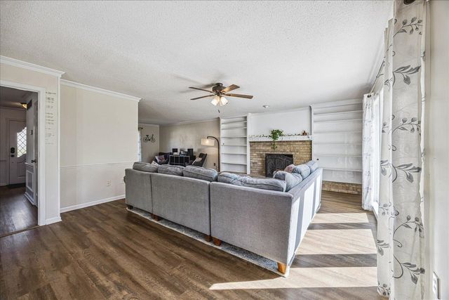 8021 BROOXIE CV, Germantown, TN 38138