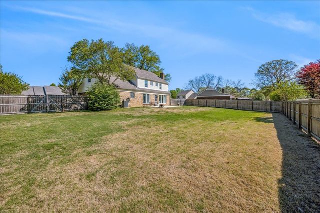 8021 BROOXIE CV, Germantown, TN 38138